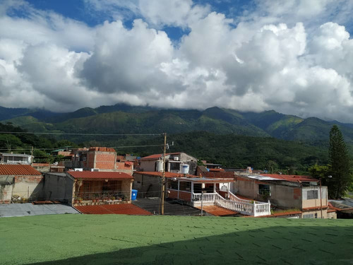 Imagen 6 de 9 de Amplia Casa Con Anexo, Terraza, En La Muralla, Guatire.