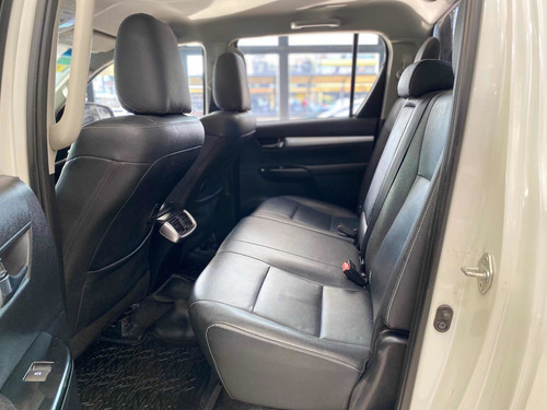 Toyota Hilux 2.8 Cd Srx 177cv 4x4 At 2017