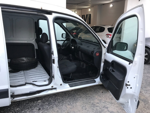 Imagen 18 de 24 de Renault Kangoo Confort 1.6 1pl Año 2018 - Liv Motors