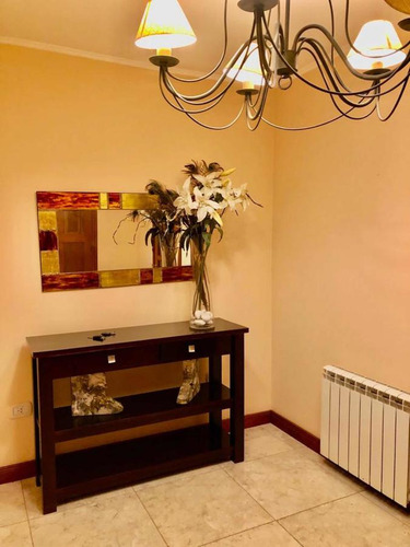 Casa En Venta - 2 Dormitorios 2 Baños - 260mts2 - Las Flores