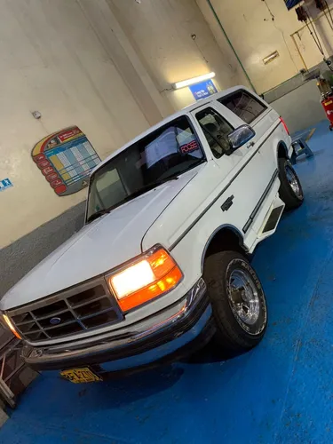 Ford Bronco 5.0 Xlt