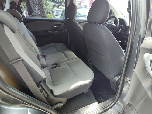 Imagen 13 de 16 de Chevrolet Spin 2016 1.8 Ltz 5as 105cv