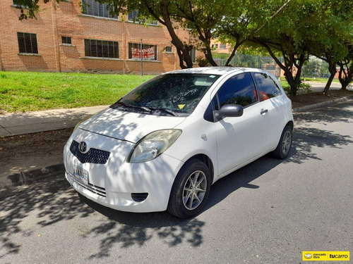 Imagen 1 de 9 de Toyota Yaris Sport Sincrónico