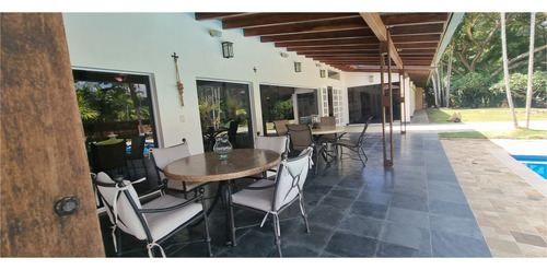 Se Vende/alquila Casa 700m2 Cerro Verde 1200