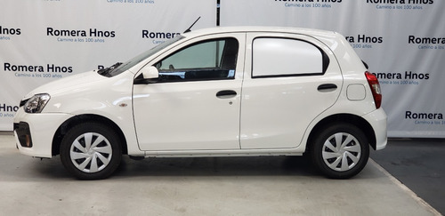 Imagen 3 de 11 de Toyota Etos Aibo 1.5 Caja De 6ta Utilitario Romera Tandil