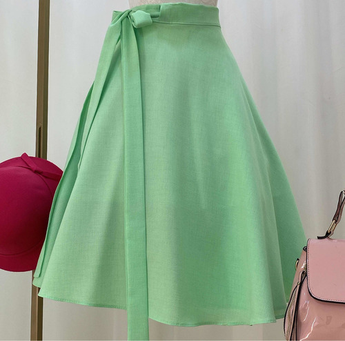 Imagem 1 de 7 de Saia Modesta Midi Rodada Envelope Verde Claro