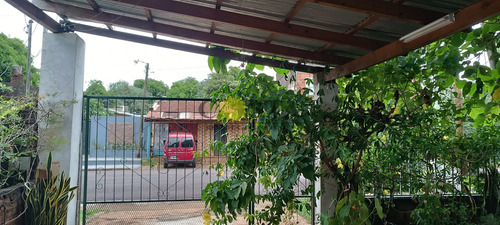 Casa Mixta En Barrio Tacuru. Venta. Posadas Misiones