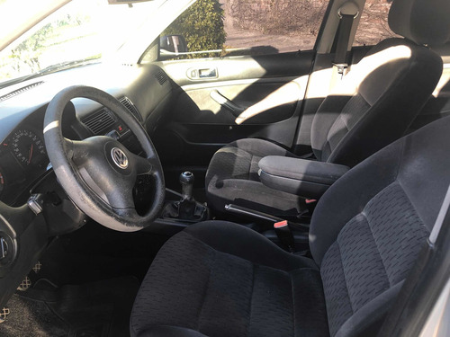 Imagen 6 de 8 de Volkswagen Golf 2005 1.6 Format