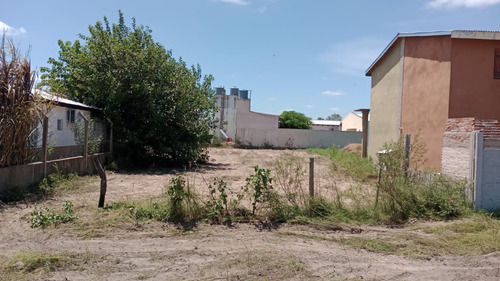 Vendo Gran Lote En Barrio San Fernando, Muy Cerca Del Centro; Pegado A Complejo Turístico!!!
