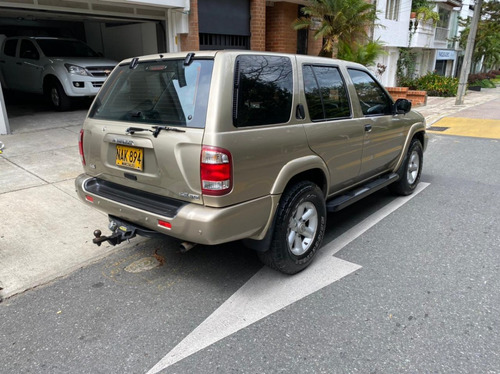 Nissan Pathfinder Mt 4x4