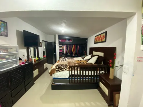 Hermosa Casa Dúplex Recién Renovada Con 4 Recamaras, Amplios Espacios Y Excelente Equipamiento