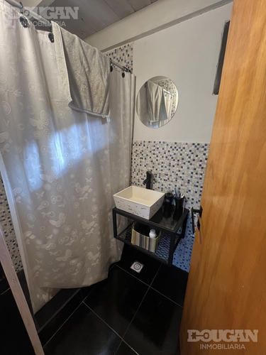 Venta - Casa Tipo Quincho Con Pileta Sobre Terreno Propio