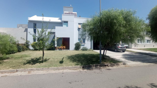 Casa En Venta En Siete Soles , Escritura, Amplio Patio