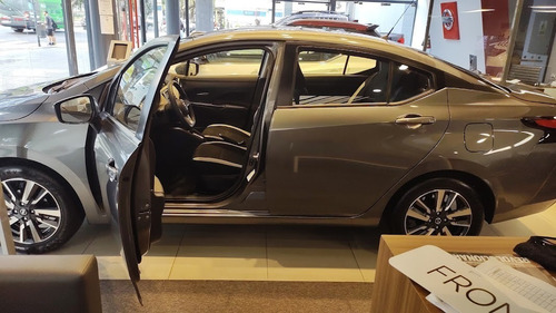 Imagen 16 de 25 de Nissan Versa Exclusive (c)