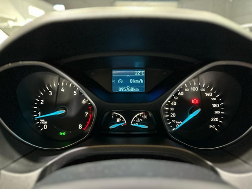 Ford Focus III 1.6 Sedan S