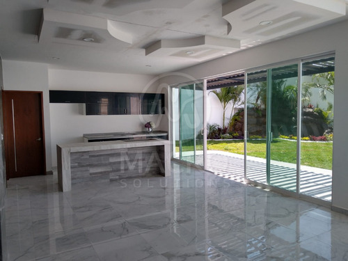 Casa En Preventa En Fracc. Real De Oaxtepec Con Amplio Jardín Y Alberca Con Jacuzzi