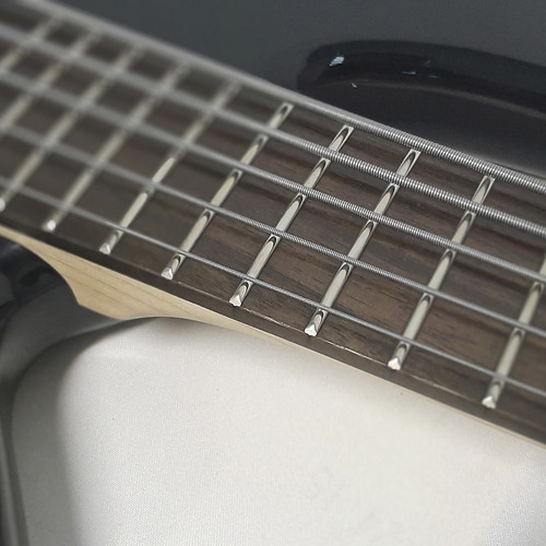 Imagen 7 de 10 de Bajo Eléctrico Warwick Streamer Lx 5 Black Hp Chrome