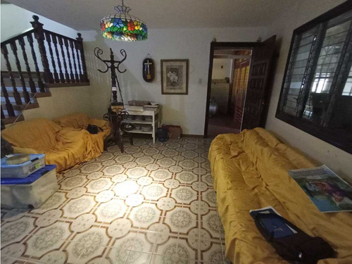 Casa En Venta En Trigal Norte Urb. Piedras Pintadas Ks-8370402