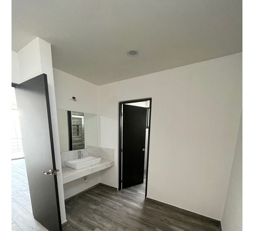 Imagen 18 de 30 de Casa Para Estrenar Sagredo 32