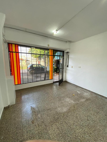 Local En Alquiler En 19 Y 35