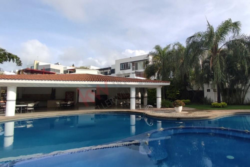 Se Vende Lote De Terreno Dentro Del Fraccionamiento Burgos Corinto En Temixco.-