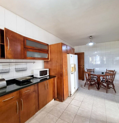 Imagen 8 de 19 de Casa Con Hermosa Vista, Para Remodelar En Los Naranjos - El Hatillo