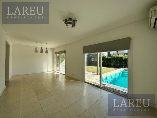 Casa En Los Robles, La Cañada De Pilar