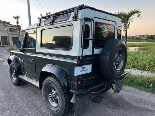 Land Rover Defender 2.5 90 Csw Turbo 3p