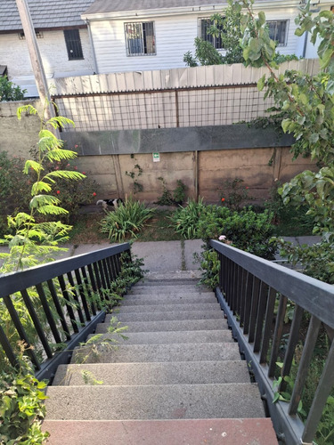 Venden Dueños Depto Duplex En Segundo Piso, Villa Uc, Macul
