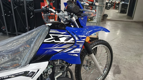 Imagen 4 de 10 de Yamaha Xtz 125 0km Negra 2022 Nueva Gráfica !