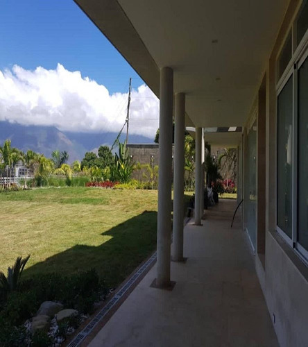 Cerro Verde Vendo Excelente Quinta Nueva