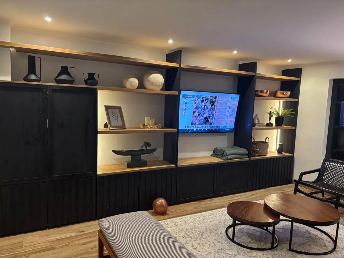 Imagen 5 de 21 de Casa Remodelada, Gran Jardín Y Quincho A Pasos De Colegios