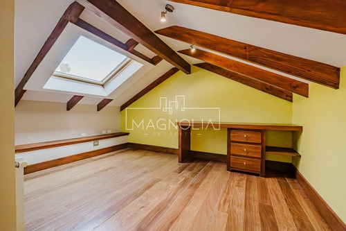 Casa En Arriendo De 5 Dorm. En Lo Barnechea