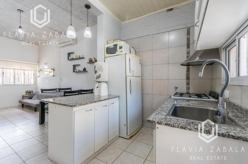 Venta Casa Tres Ambientes Con Pileta Y Jardín En Ituzaingo