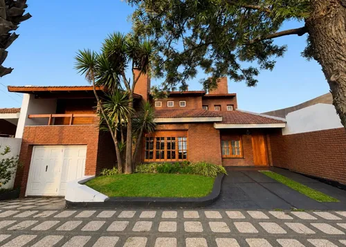 Casa En Av. Belgrano Norte 260