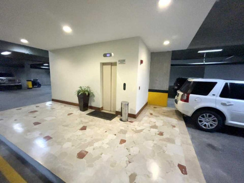 Imagen 17 de 20 de Se Vende Apto. 371m2 4h/5b/6pe Altamira, Caracas
