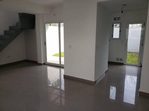 Imagen 8 de 18 de Duplex 3 Ambientes Venta - A Estrenar - Ituzaingo Norte - Permuta