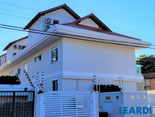 Imagem 1 de 15 de Casa Em Condomínio - Lagoa Da Conceição - Sc - 642461
