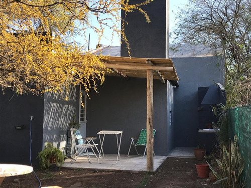 Imagen 8 de 10 de Casa En Venta - Villa Allende - Dos Dormitorios
