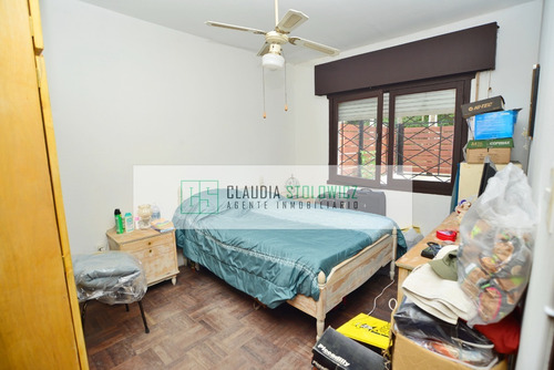 Casa En Venta En La Unión 2 Dormitorios Con Patio Al Frente Y Fondo Con Cochera Propiedad Horizontal