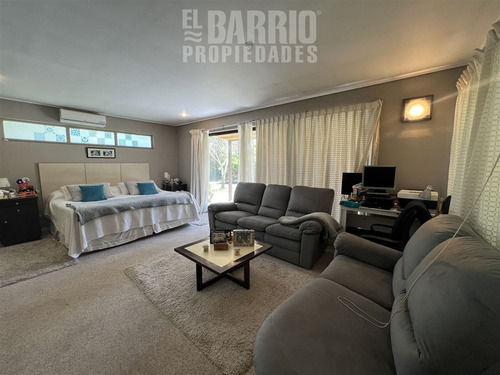 Casa En Venta De 3 Dorm. En Colina