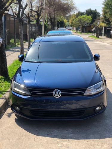 Imagen 2 de 13 de Volkswagen Vento 2.5 Luxury 170cv 2011