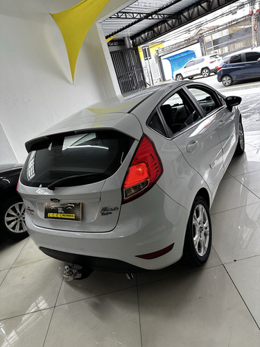 Ford Fiesta 1.6 SE HATCH 16V FLEX 4P POWERSHIFT