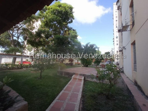 Daniela Linarez Alquila Apartamentos De 71m2 En Exclusivo Conjunto Residencial Al Este De Barquisimeto Super Comodo Y Seguro En Optimas Condiciones Con Todo Lo Basico!