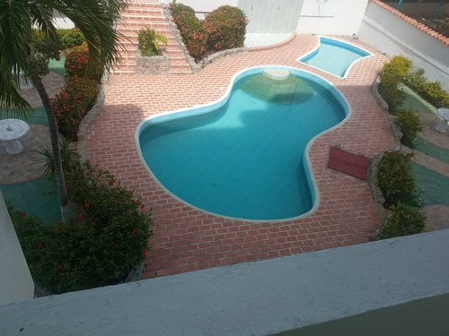 En Venta Apartamento En Chichiriviche Playa Sur, A Unas Cuadras De La Playa Y Muelle De Lanchas, Estado Falcón Venezuela / Emer.
