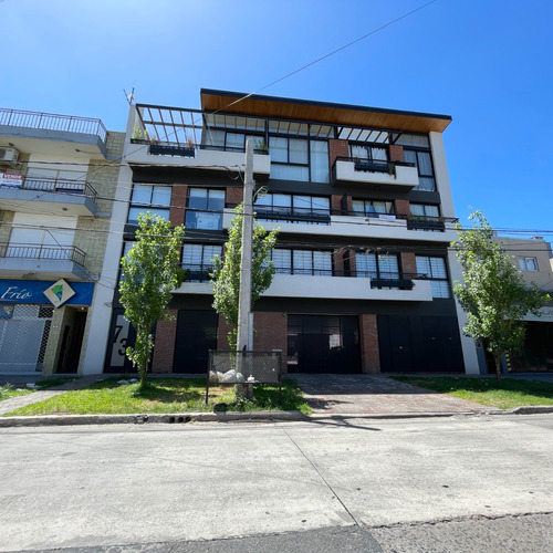 Venta Departamento 2 Ambientes Con Cochera