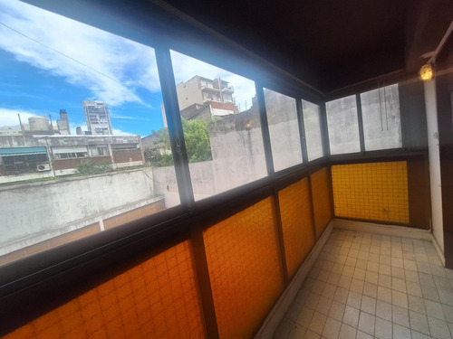 Departamento En Alquiler Hipolito Yrigoyen 3200