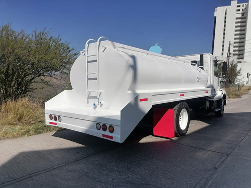 Camión Pipa De Agua De 10,000 Volvo Rabon Thorton Chasis