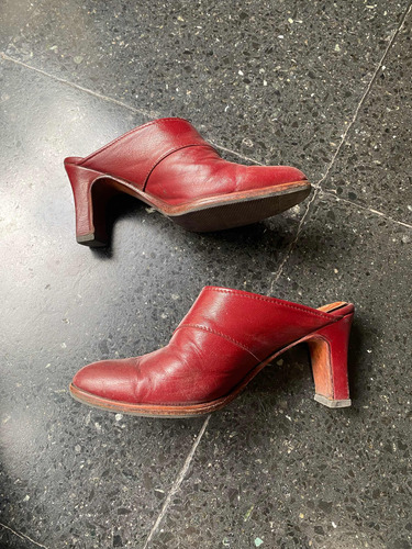 Zapatos De Cuero Rojos Bordó Con Taco Talle 36 (e2) Bajos