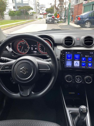 Suzuki Swift Hybrido Gl1.2 Mecanico 2024 10000 Km
